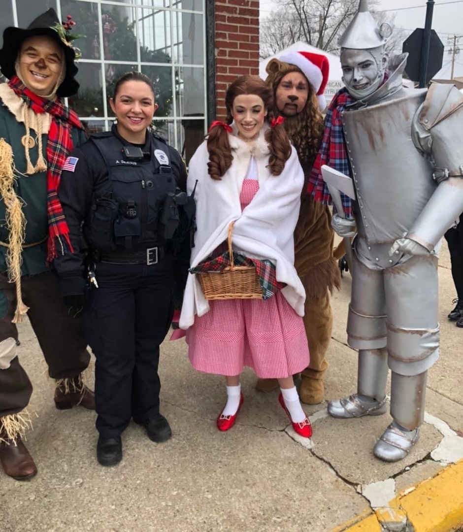 There's No Place Like Home: Wizard of Oz Festival Returns to Chesterton, IN - There's No Place Like Home: Wizard of Oz Festival Returns to Chesterton, IN