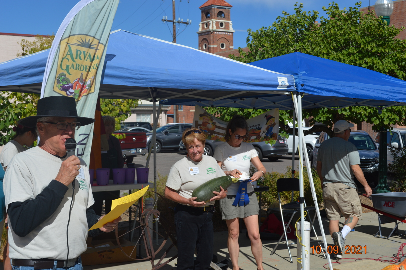 Giant Pumpkins and Squash Invade Olde Town - Giant Pumpkins and Squash Invade Olde Town