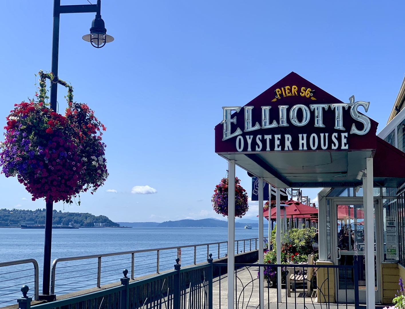 Elliott's Oyster House 30th Annual New Year