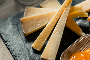 City Market Burlington: How to Build a Cheese Tasting Board - City Market Burlington: How to Build a Cheese Tasting Board